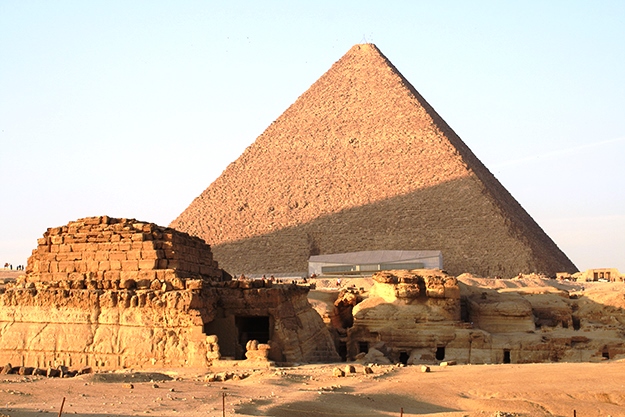 giza pyramids