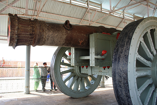 cannon at Jaigarh Fort