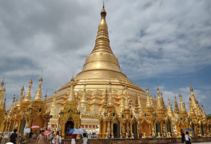 shwedagon pagoda